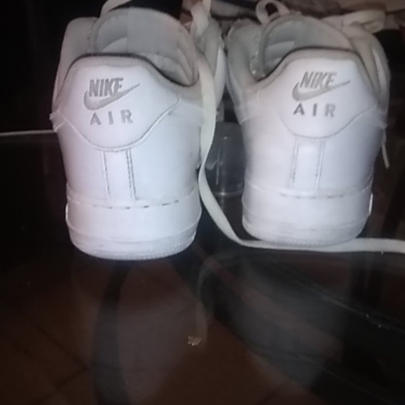 Nike - Picture 3 of 4